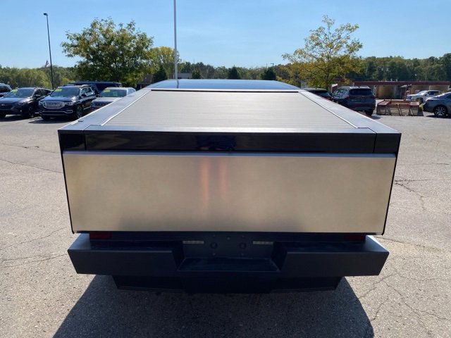 2024 Tesla Cybertruck photo 3