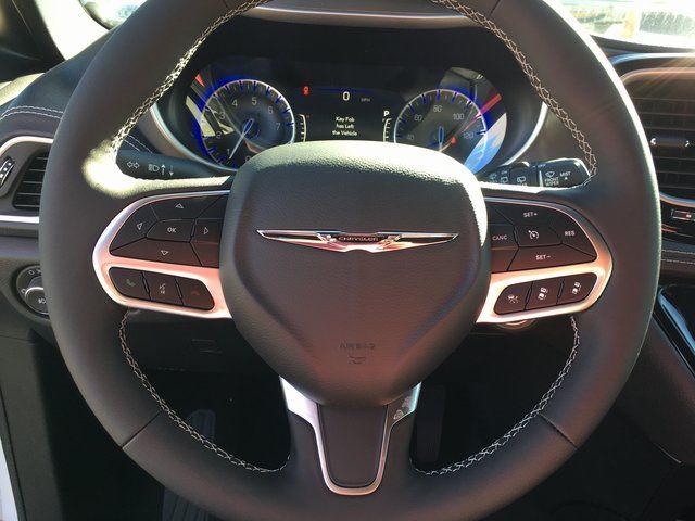 2026 Chrysler Pacifica Select - Photo 11