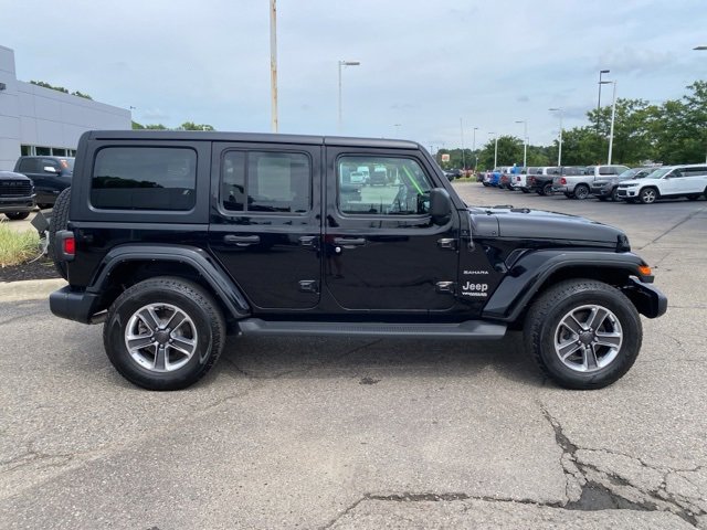 2021 Jeep Wrangler Unlimited Sahara photo 2