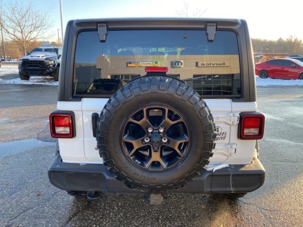 Used 2023 Jeep Wrangler SUV