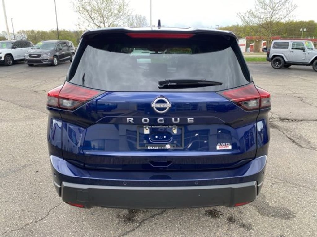Used 2025 Nissan Rogue SUV
