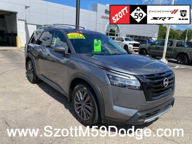 2024 Nissan Pathfinder SL