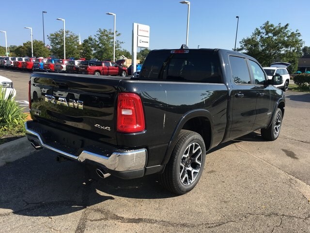 2025 Ram 1500 Laramie photo 3