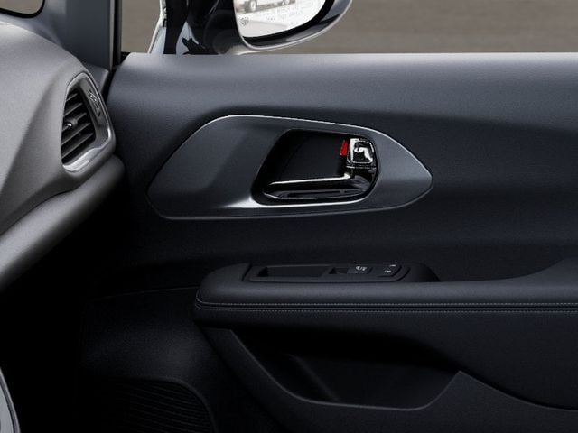 2026 Chrysler Voyager LX - Photo 25