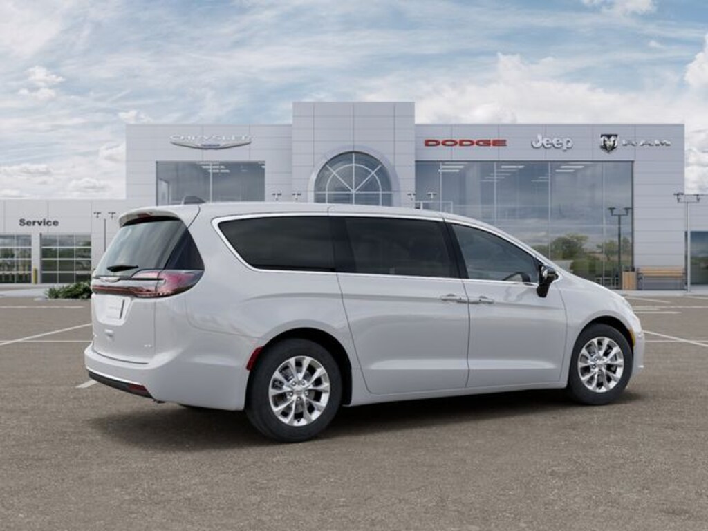 Used 2026 Chrysler Pacifica Select Passenger Van