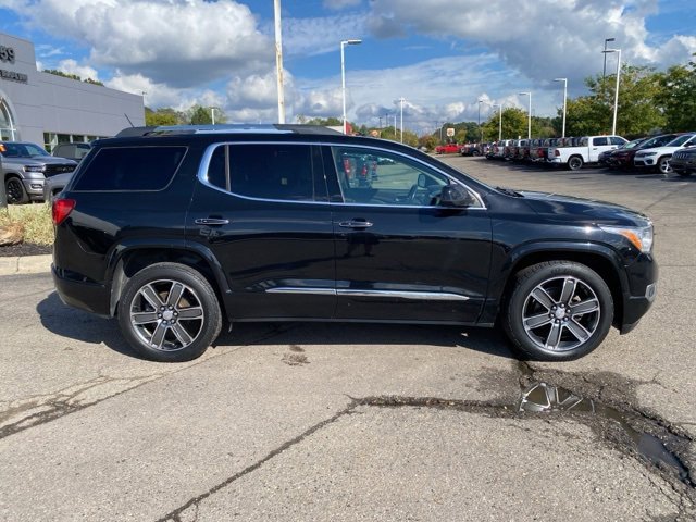 2019 Gmc Acadia Denali photo 2