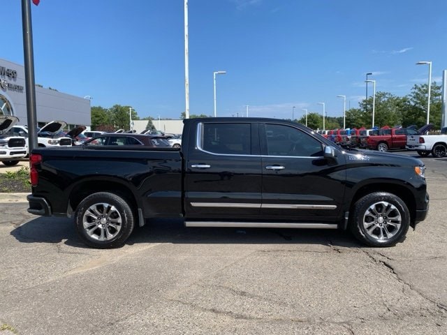 Used 2022 Chevrolet Silverado 1500 High Country with VIN 3GCUDJET7NG551026 for sale in Highland, MI