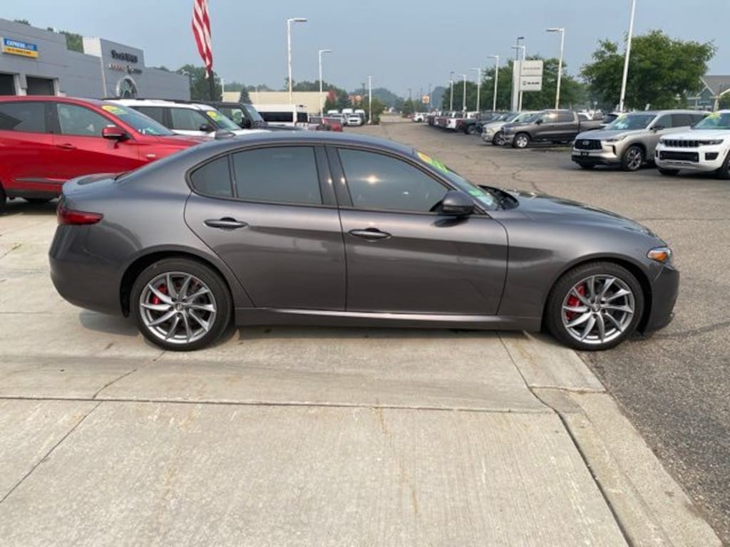 Used 2023 Alfa Romeo Giulia Sedan