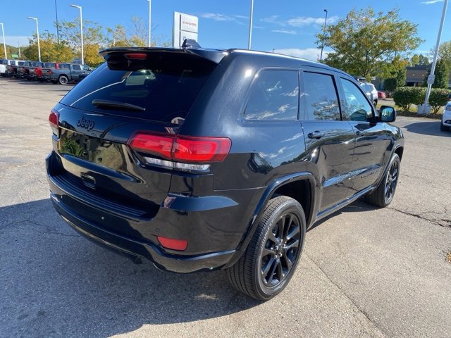 2022 Jeep Cherokee Laredo X photo 2