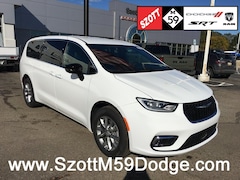 New 2026 Chrysler Pacifica Select Passenger Van For Sale Near Waterford, MI