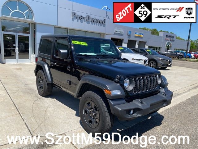 2026 Jeep Wrangler Sport's photo