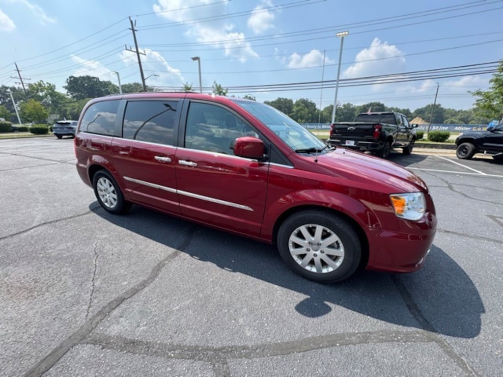Used 2016 Chrysler Town & Country Touring Van LWB Passenger Van