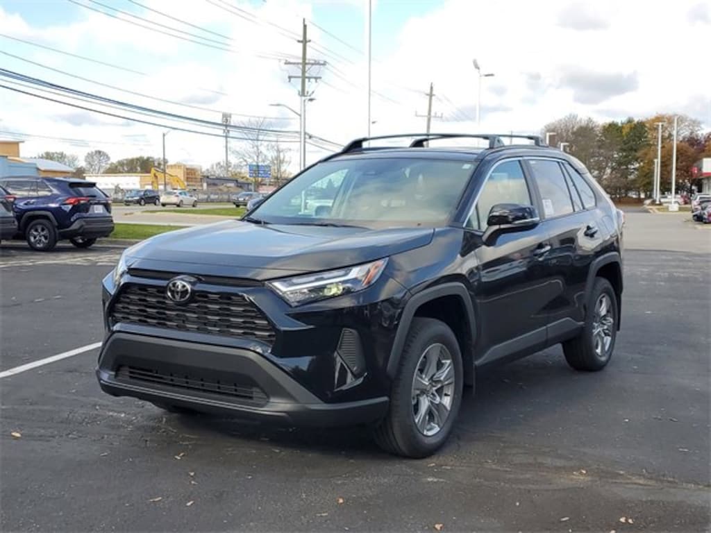 New 2025 Toyota RAV4 XLE XLE AWD SUV