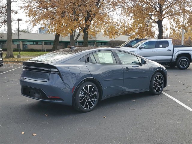 2026 Toyota Prius Plug-in Hybrid XSE Premium photo 4