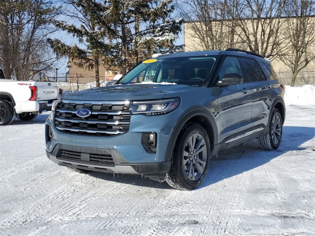 Used 2025 Ford Explorer Active SUV
