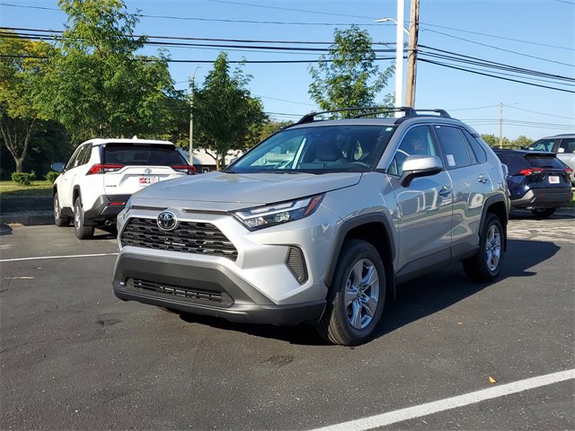 2025 Toyota RAV4 XLE photo 2