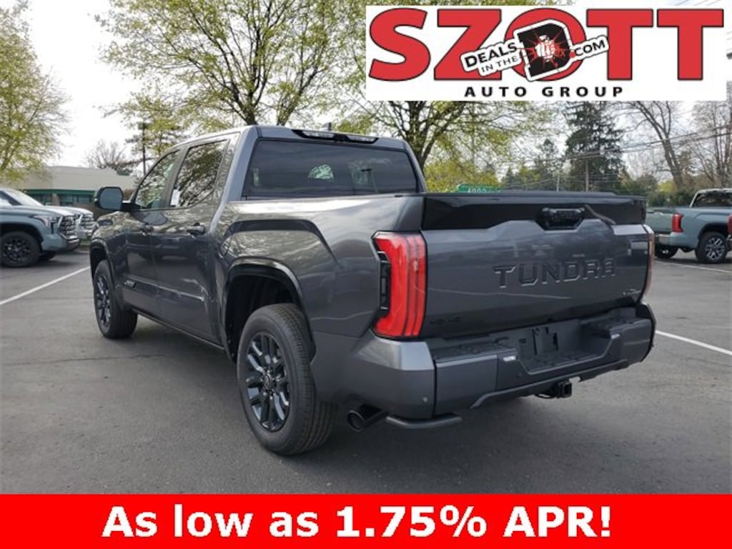 New 2025 Toyota Tundra i-FORCE MAX Platinum PLATINUM CREWMAX 5.5