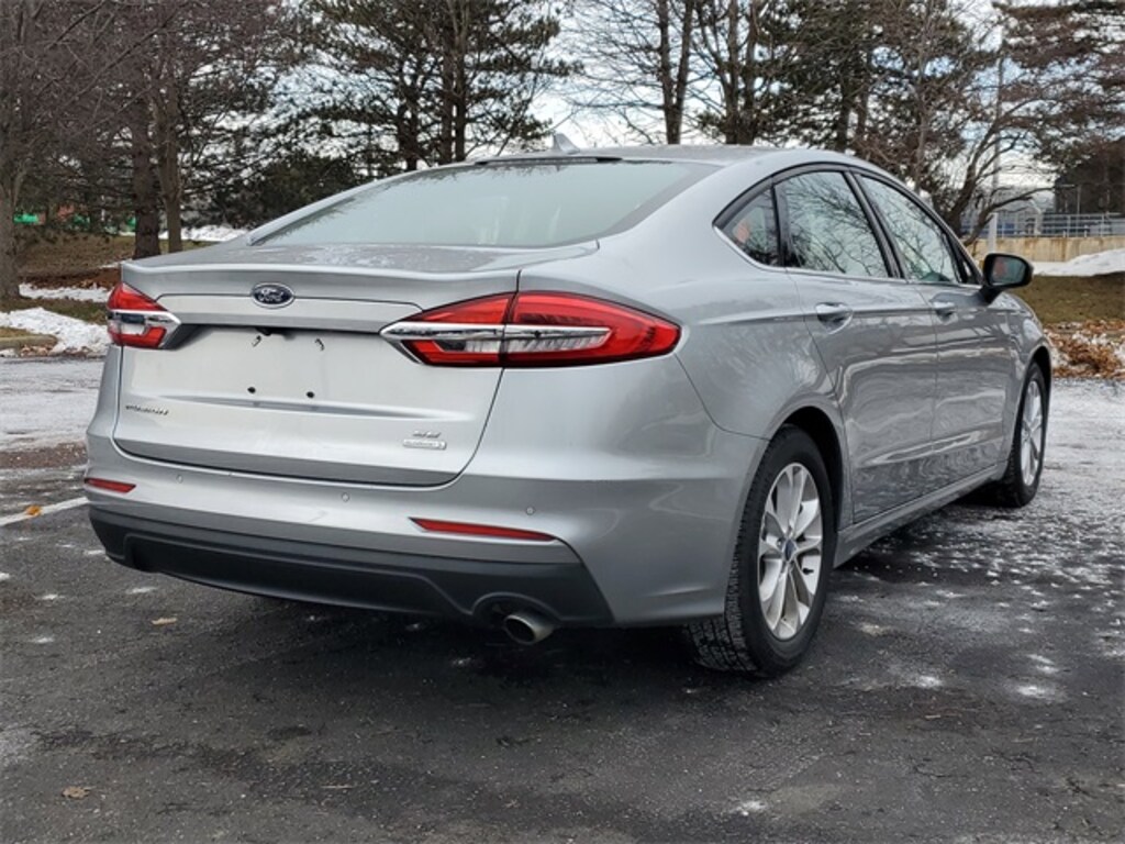 Used 2020 Ford Fusion SE Sedan