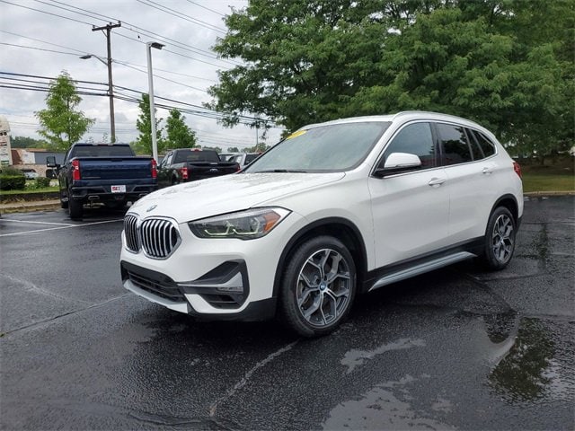 Used 2021 BMW X1 28i with VIN WBXJG9C09M5T45796 for sale in Waterford, MI