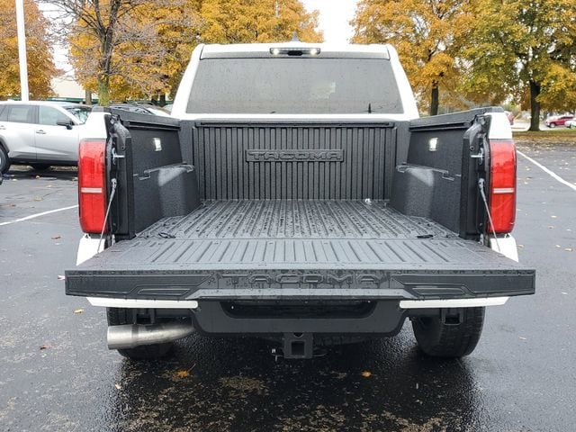 2025 Toyota Tacoma TRD Sport - Photo 8