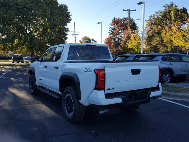 2025 Toyota Tacoma TRD Off-Road 4x4 Double Cab photo 3