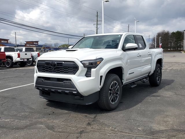 2026 Toyota Tacoma TRD Sport - Photo 2