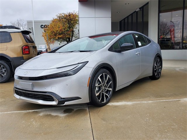 2026 Toyota Prius Plug-in Hybrid XSE Premium photo 2