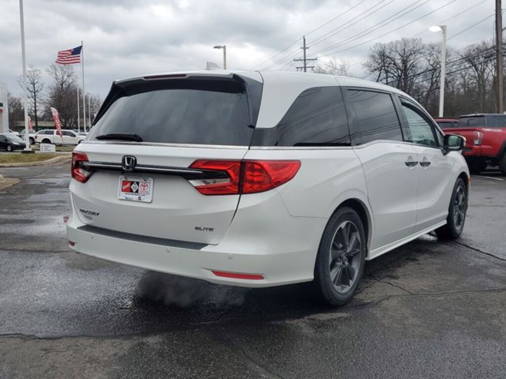 Used 2024 Honda Odyssey Elite Van