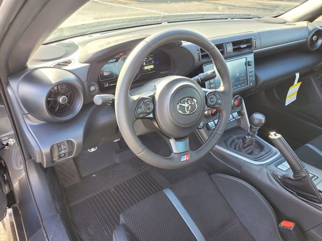 2025 Toyota GR86 Premium - Photo 14
