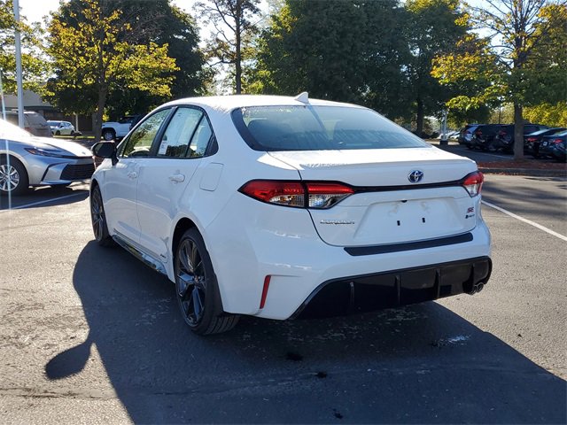 2025 Toyota Corolla Hybrid SE photo 3