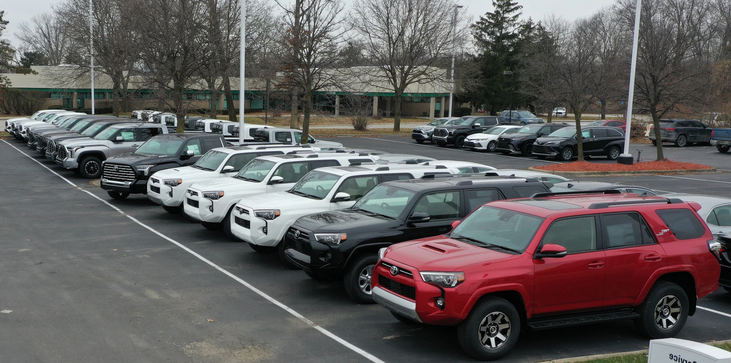 Szott Toyota Waterford, MI New & Used Toyota Dealership