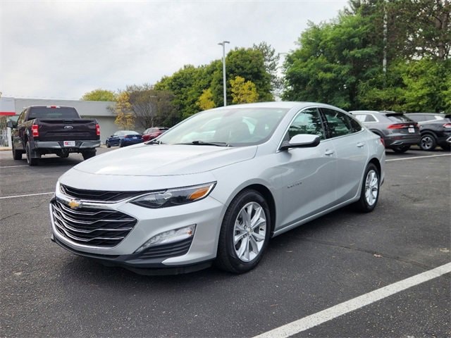 Used 2019 Chevrolet Malibu 1LT with VIN 1G1ZD5ST5KF122068 for sale in Waterford, MI