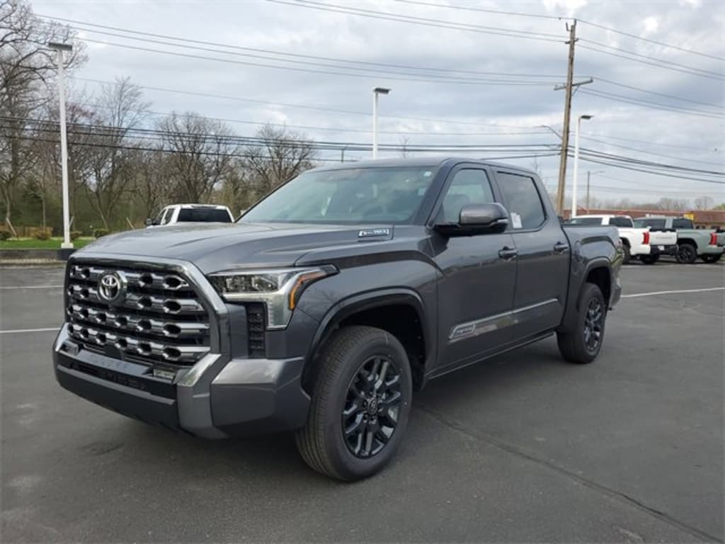 New 2025 Toyota Tundra i-FORCE MAX Platinum PLATINUM CREWMAX 5.5