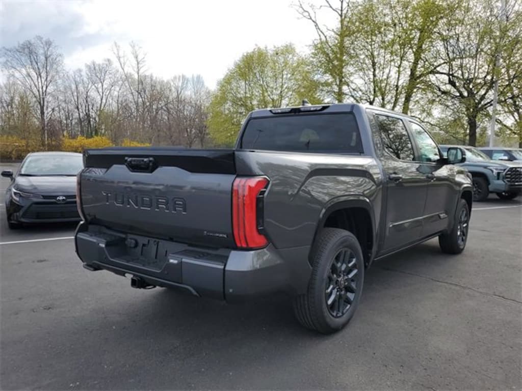 New 2025 Toyota Tundra i-FORCE MAX Platinum PLATINUM CREWMAX 5.5