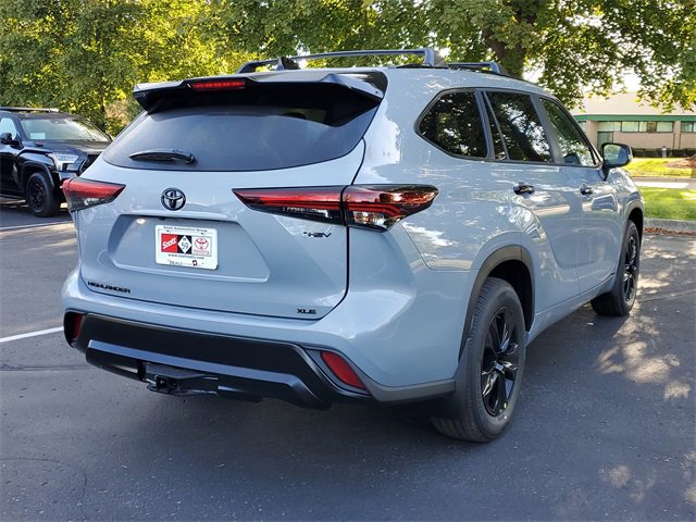 2025 Toyota Highlander Hybrid XLE photo 4