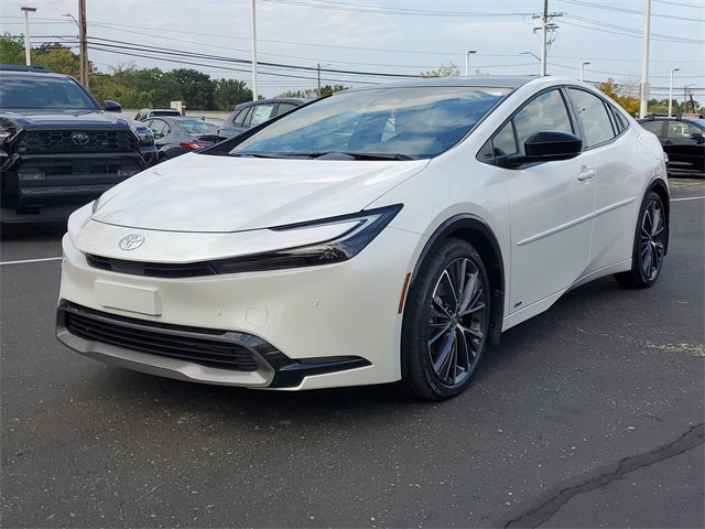2026 Toyota Prius XLE photo 2