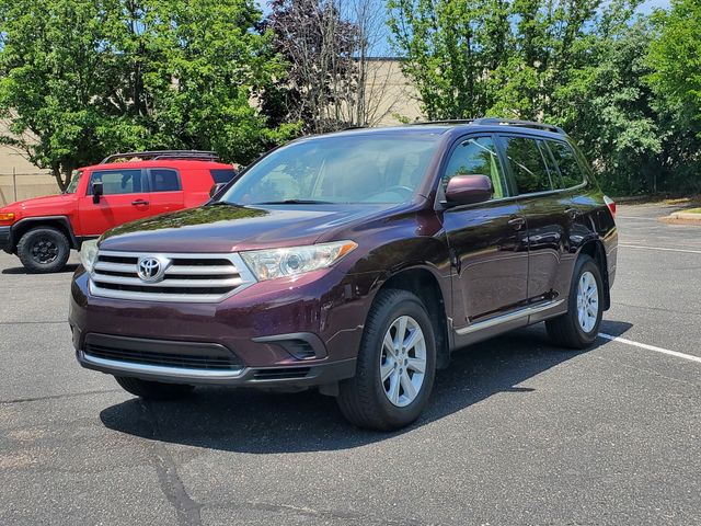 Used 2013 Toyota Highlander Base with VIN 5TDBK3EH6DS207126 for sale in Waterford Township, MI