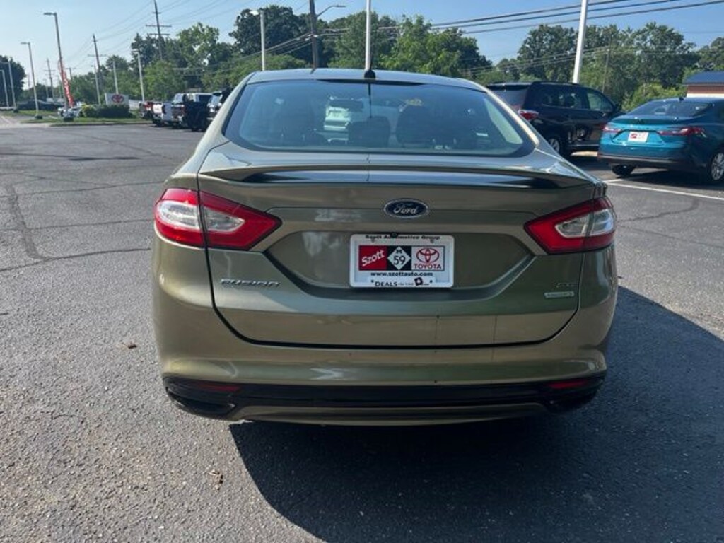 Used 2013 Ford Fusion SE Sedan
