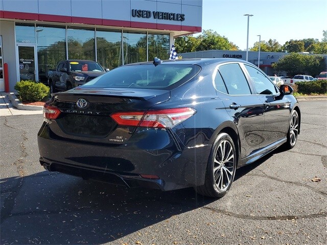 2020 Toyota Camry Hybrid SE photo 4