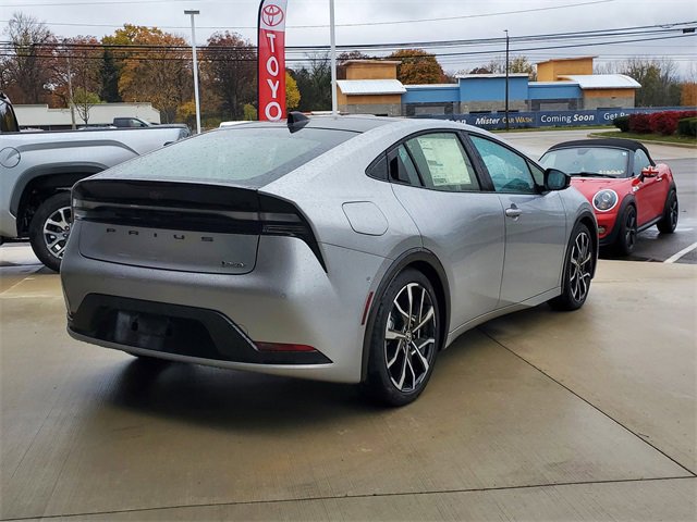 2026 Toyota Prius Plug-in Hybrid XSE Premium photo 4