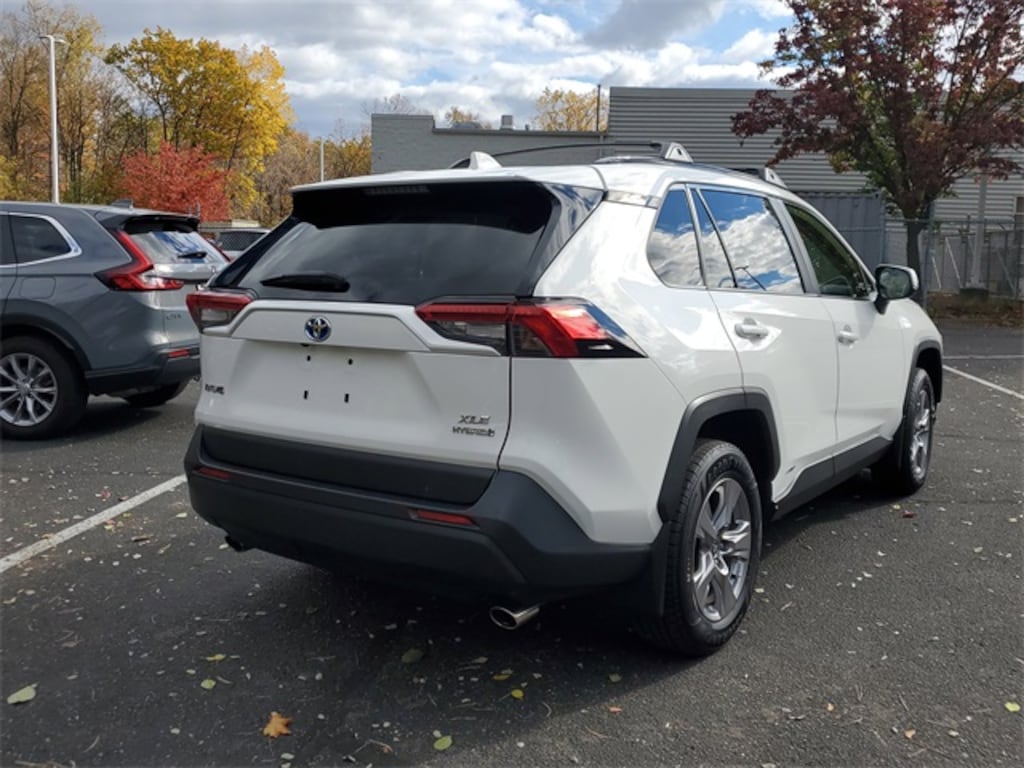 Used 2022 Toyota RAV4 Hybrid XLE SUV