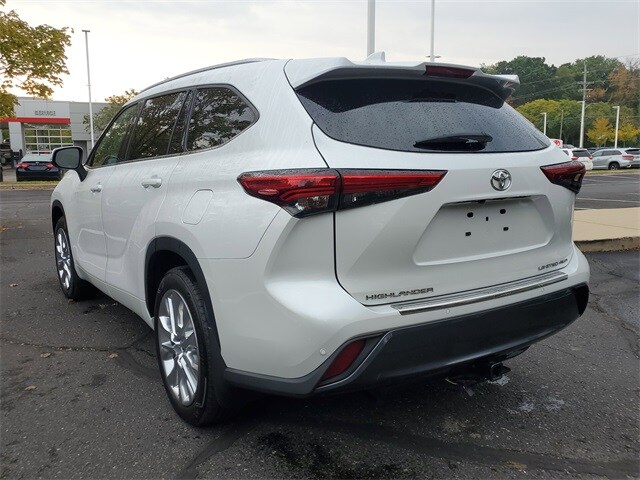 2023 Toyota Highlander Limited photo 2