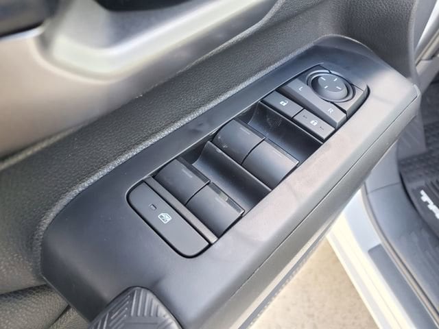 2026 Toyota Tacoma SR5 - Photo 15