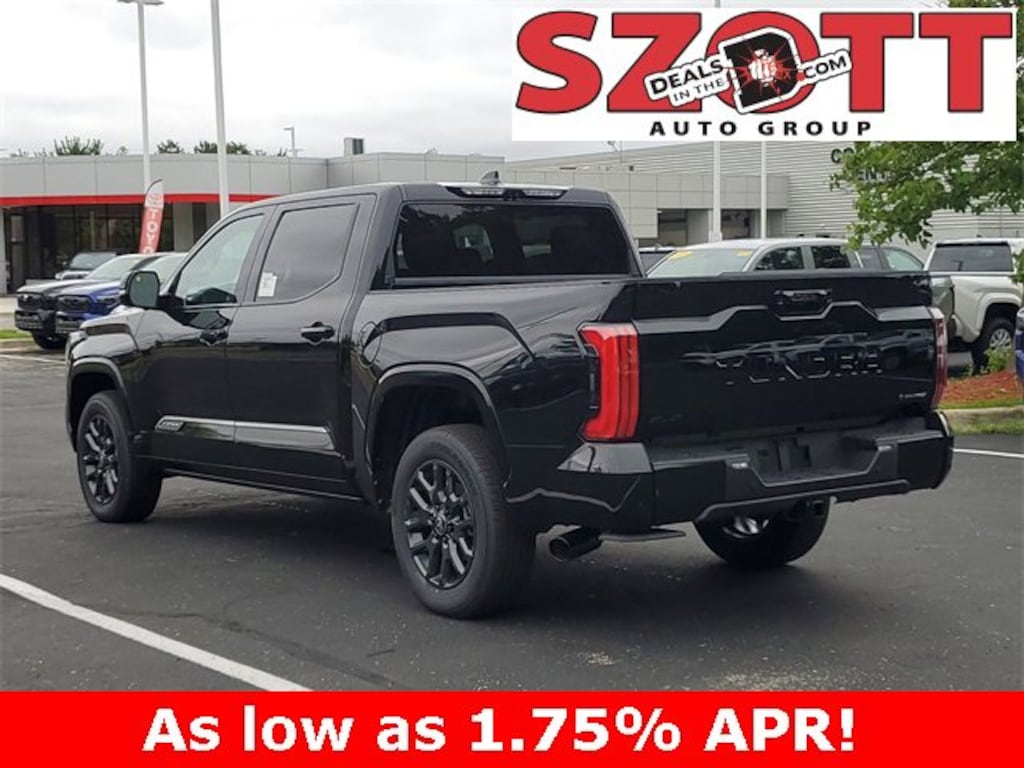 New 2025 Toyota Tundra i-FORCE MAX Platinum PLATINUM CREWMAX 5.5