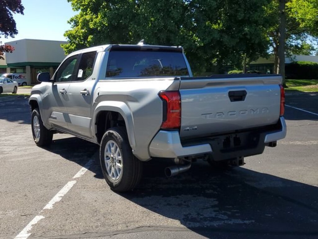 New 2026 Toyota Tacoma SR5 4X4 DOUBLE CAB
