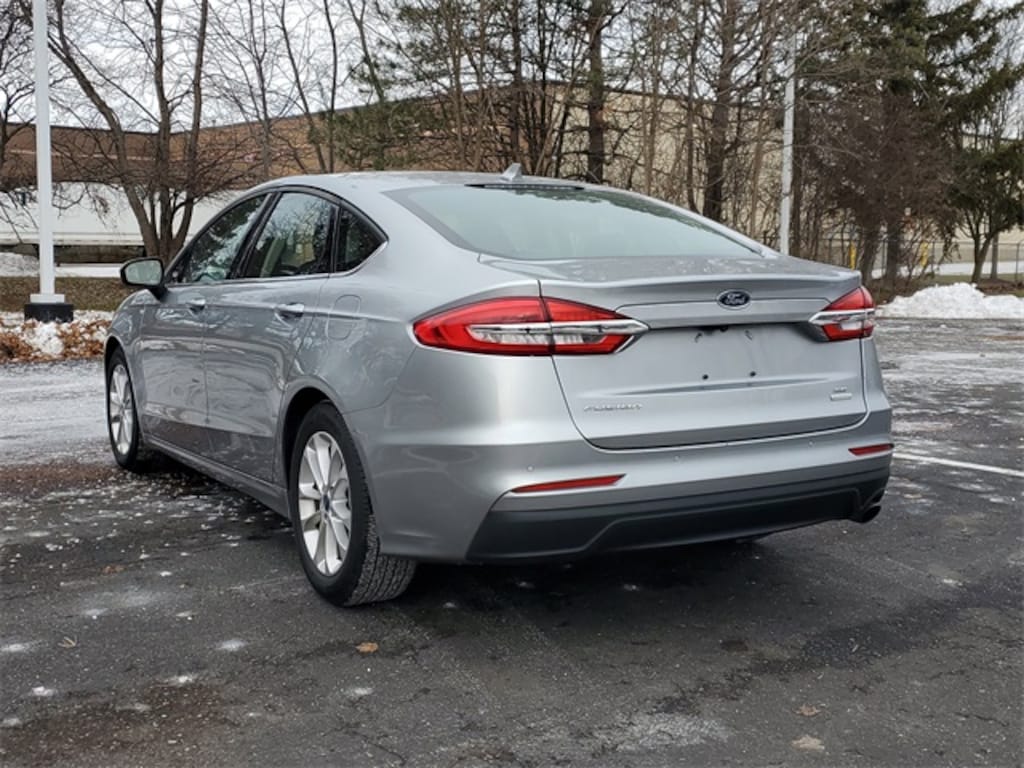 Used 2020 Ford Fusion SE Sedan