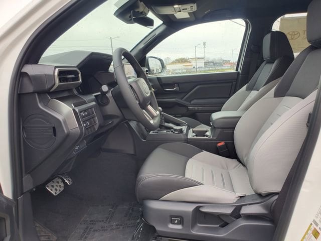 2025 Toyota Tacoma TRD Sport - Photo 16