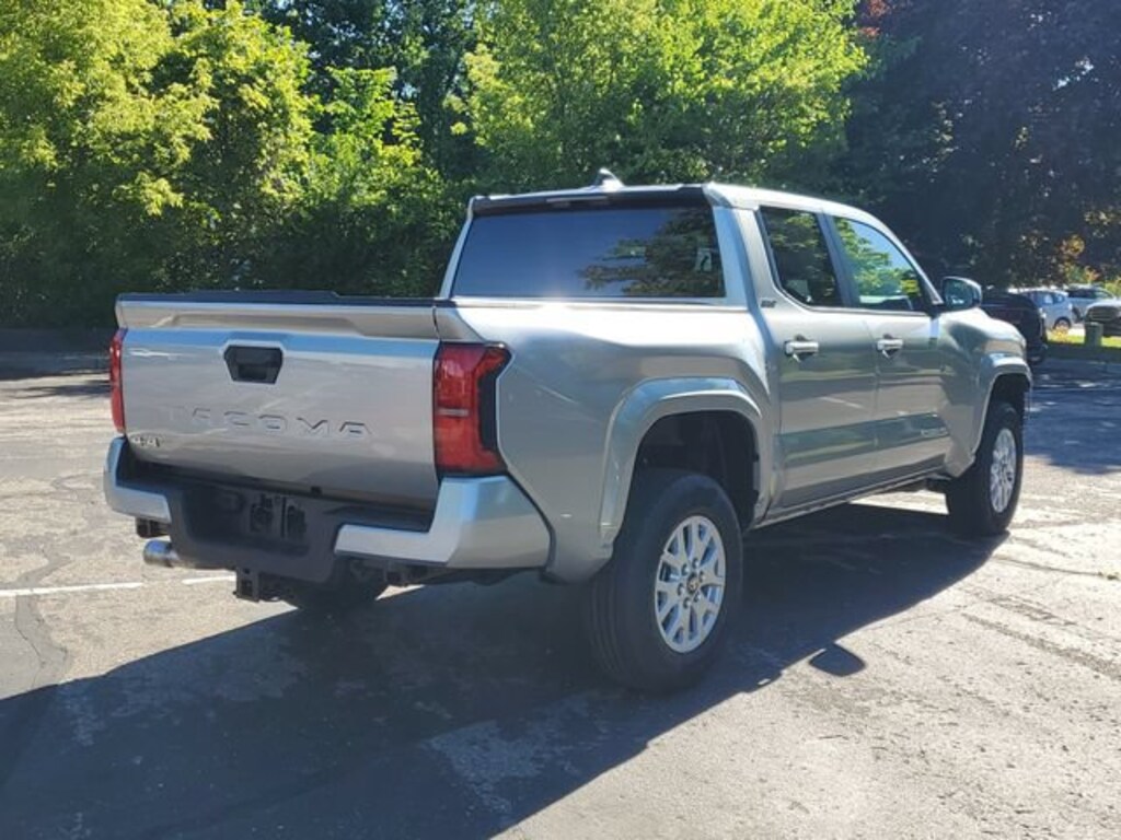 New 2026 Toyota Tacoma SR5 4X4 DOUBLE CAB