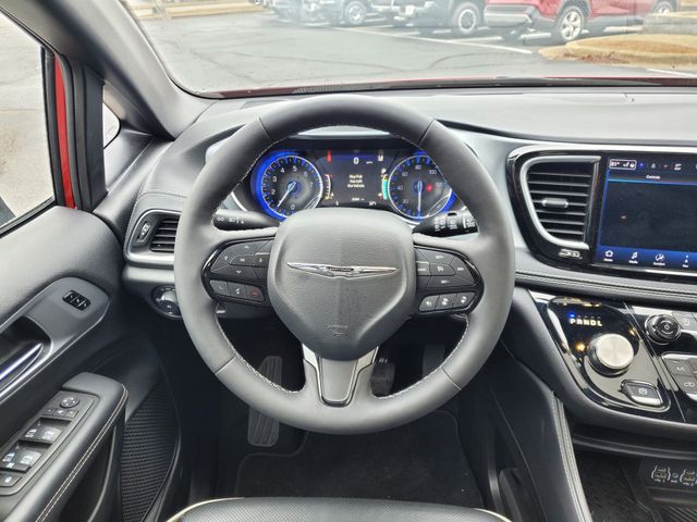 2025 Chrysler Pacifica Limited - Photo 17