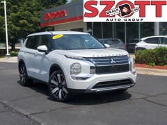 Used 2025 Mitsubishi Outlander SE SUV for sale in Waterford, MI